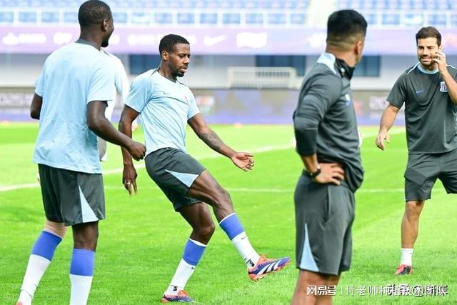 爱游戏-洛杉矶湖人内部会议纪要流出：赛前刷新队史纪录，亚冠使命明确，轮换策略成焦点的简单介绍