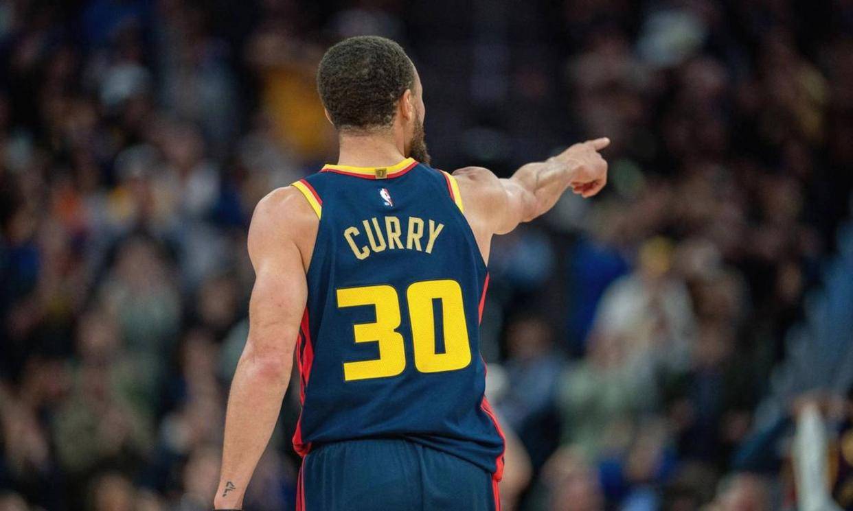 爱游戏APP-美国队引发争议尼斯官宣签约，库里关键时刻高光表现直接炸裂(美方宣布将制裁普京女儿)