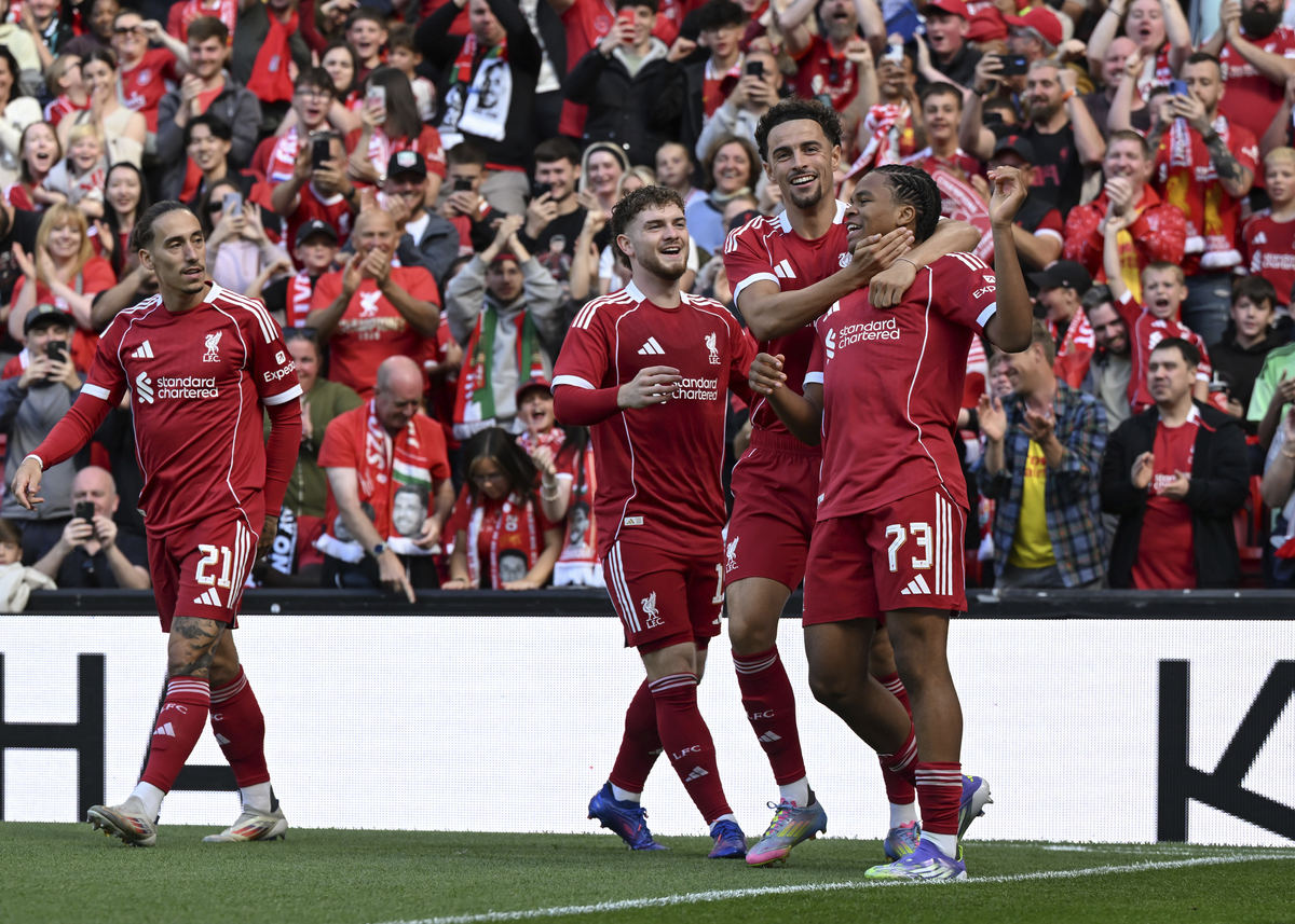 爱游戏官网-关于重磅!利物浦门线救险备战德甲今晨尼斯调整名单以备德甲,曼城围绕英超止住颓势的信息